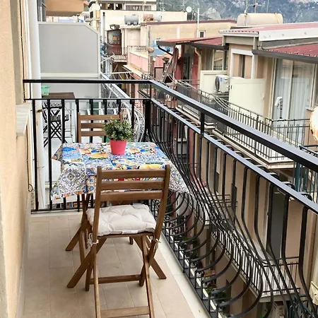 Naxos 101 A Due Passi Dal Mare Джардіні-Наксос